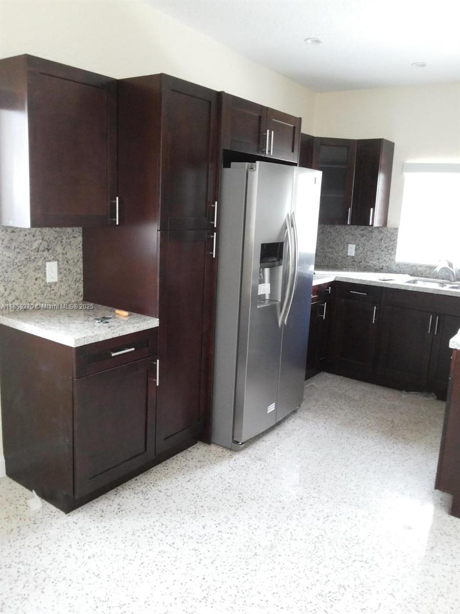 457 NW 109