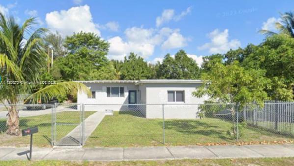 3/1 Single Family Home. Call 305-542-3087 for more information. Vouchers Accepted.