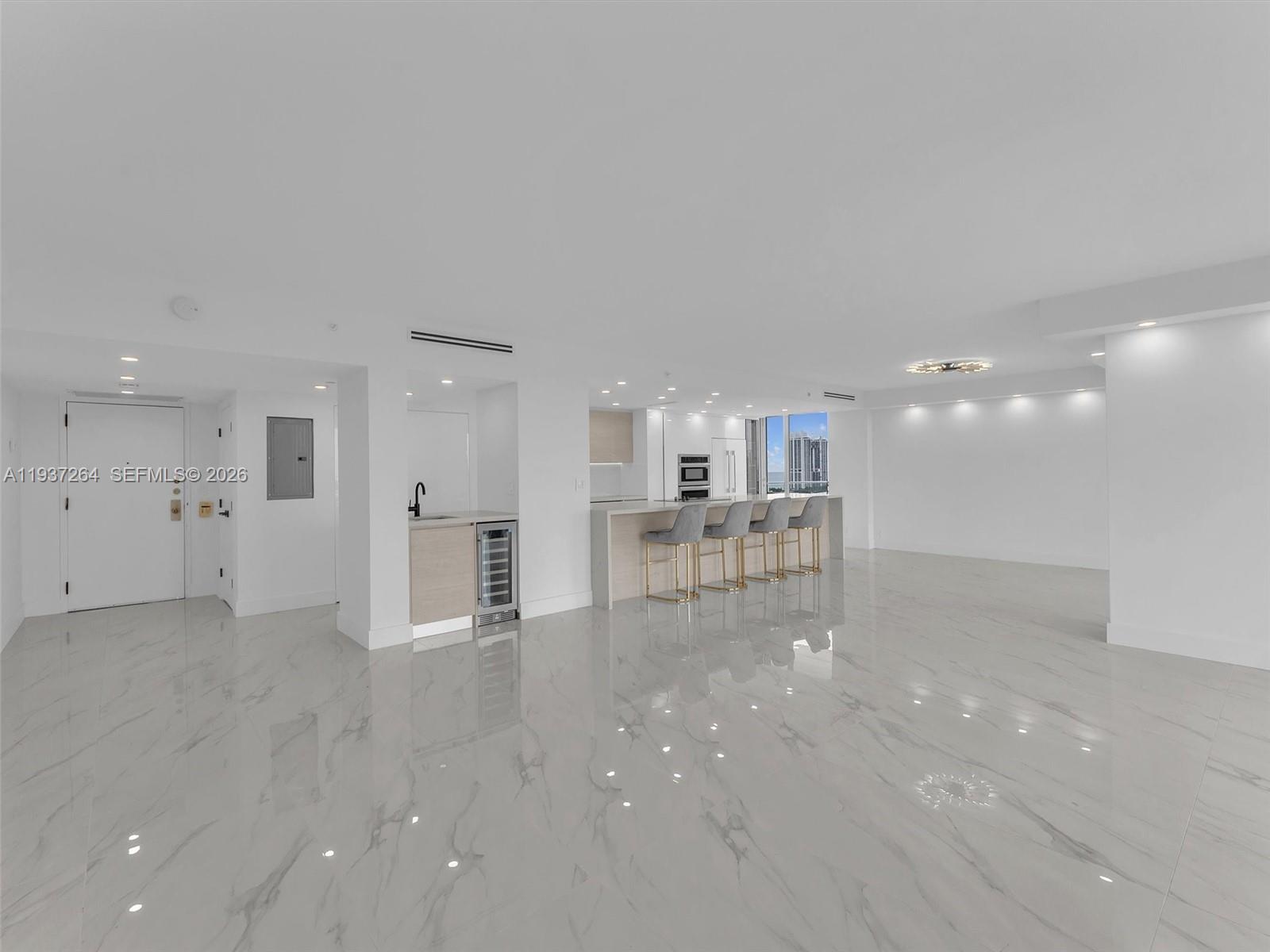 19707 Turnberry way 25D