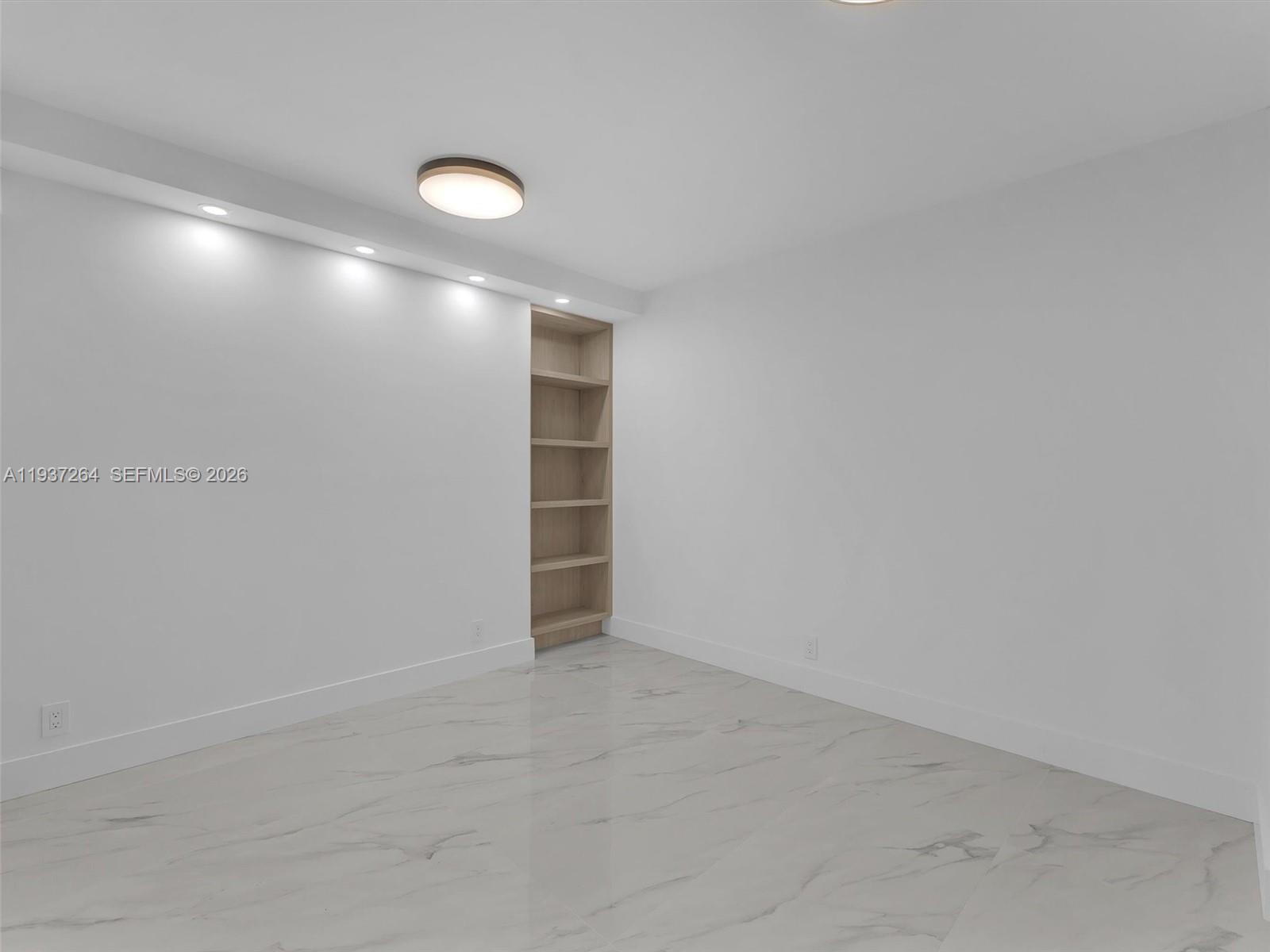 TURNBERRY ISLE CONDO - Residential