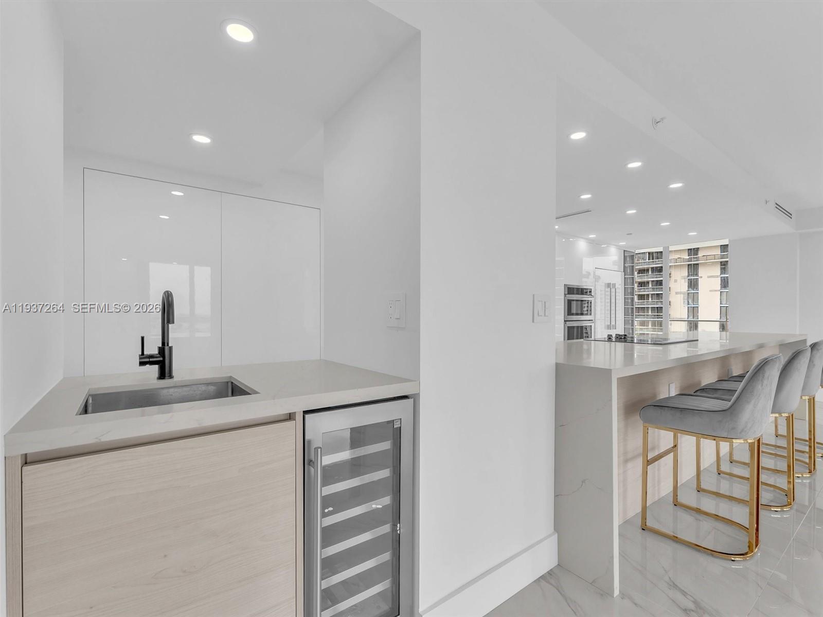 19707 Turnberry way 25D