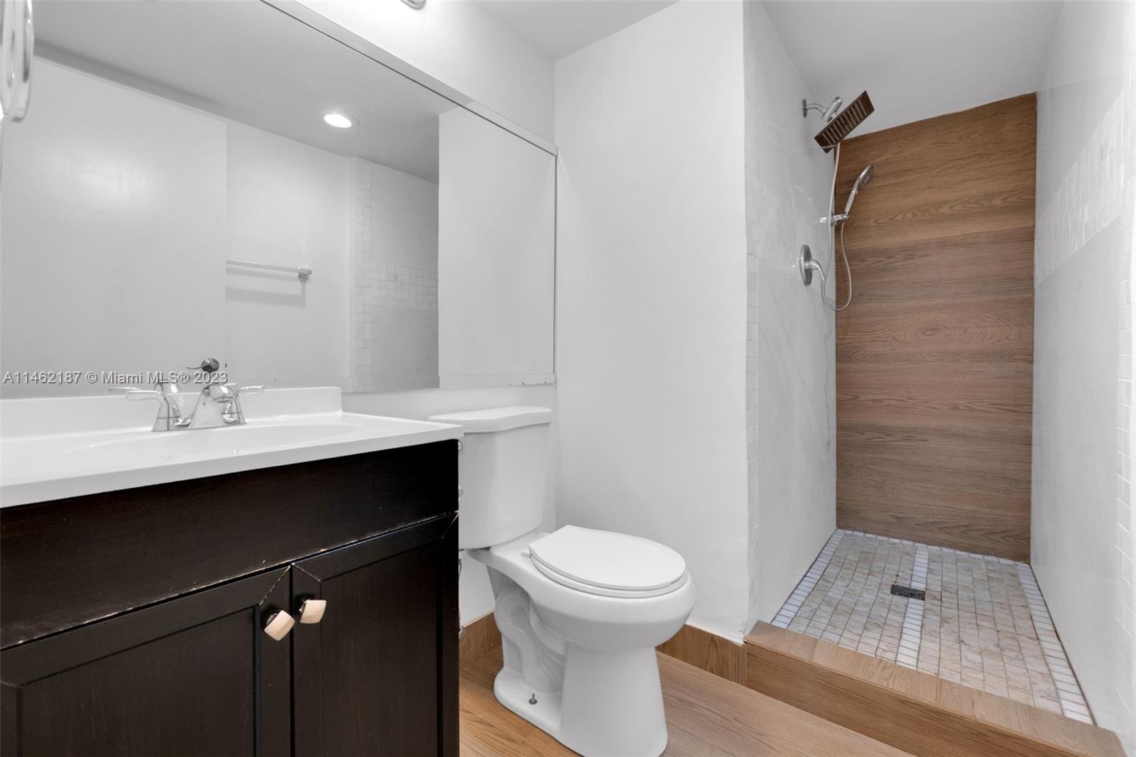ISLE OF SANDALFOOT CONDO - Residential Lease