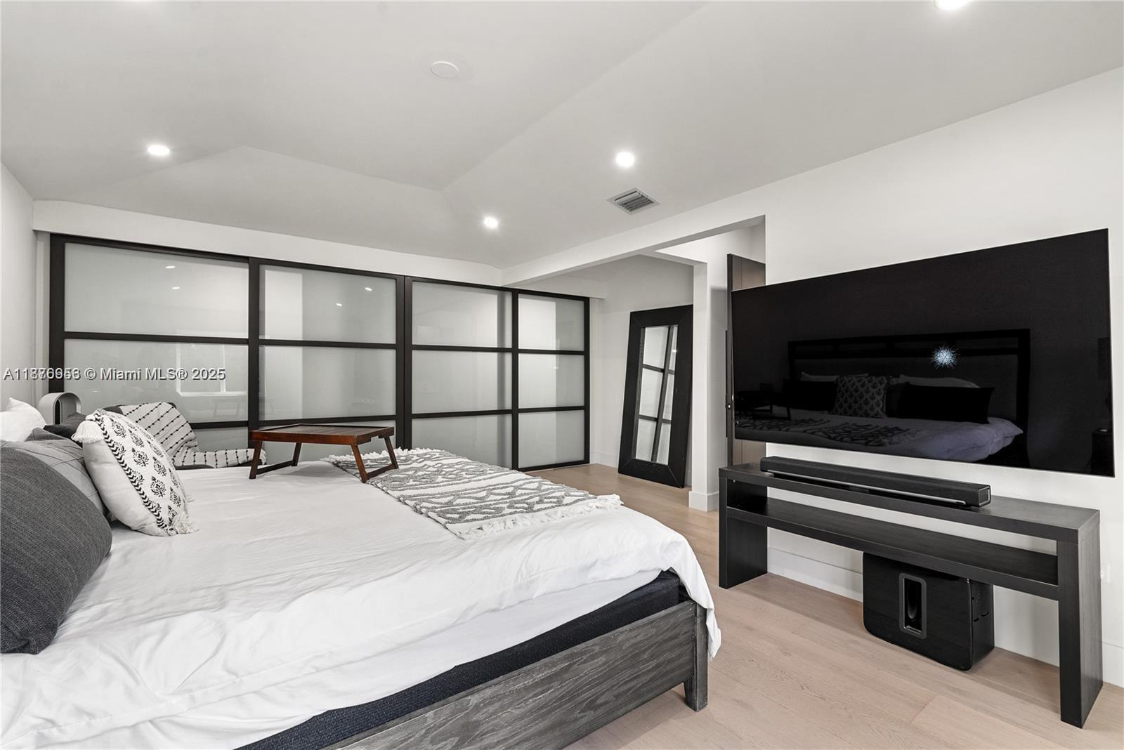 LA GORCE GOLF SUB PB 14-43 - Residential