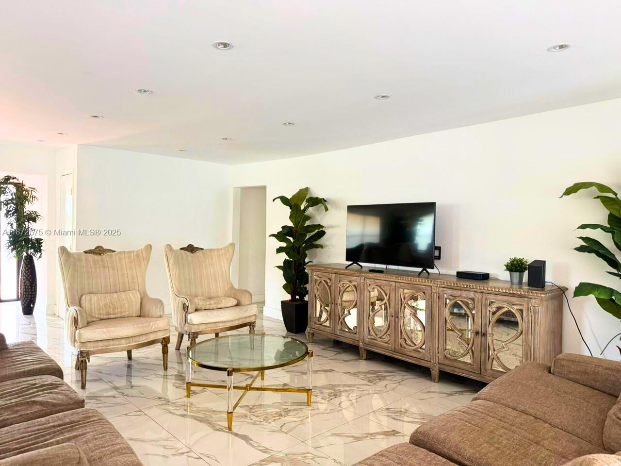 CENTRAL GOLF SEC OF HOLLY - Residential Lease