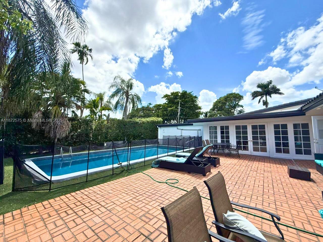 CENTRAL GOLF SEC OF HOLLY - Residential Lease