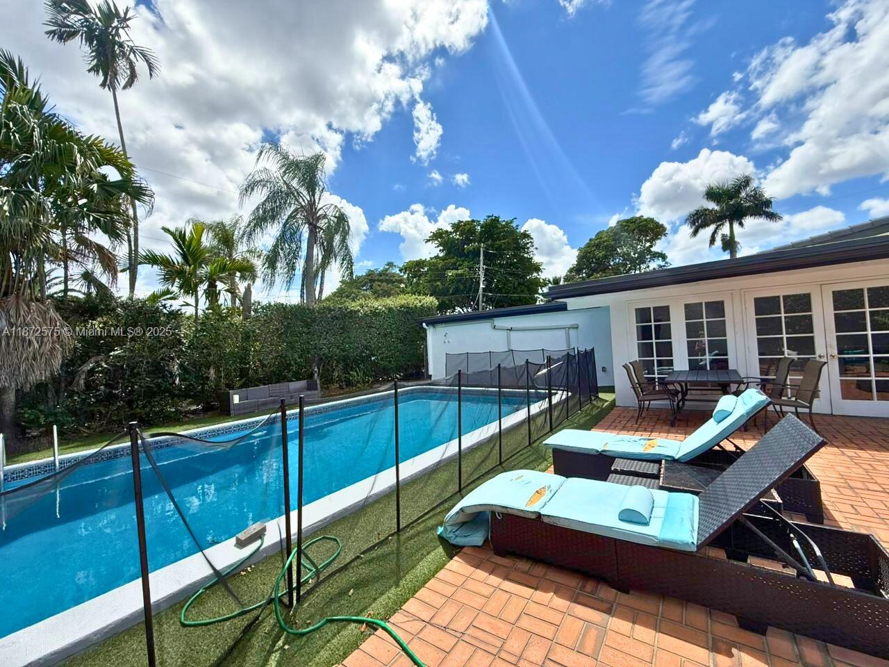 CENTRAL GOLF SEC OF HOLLY - Residential Lease