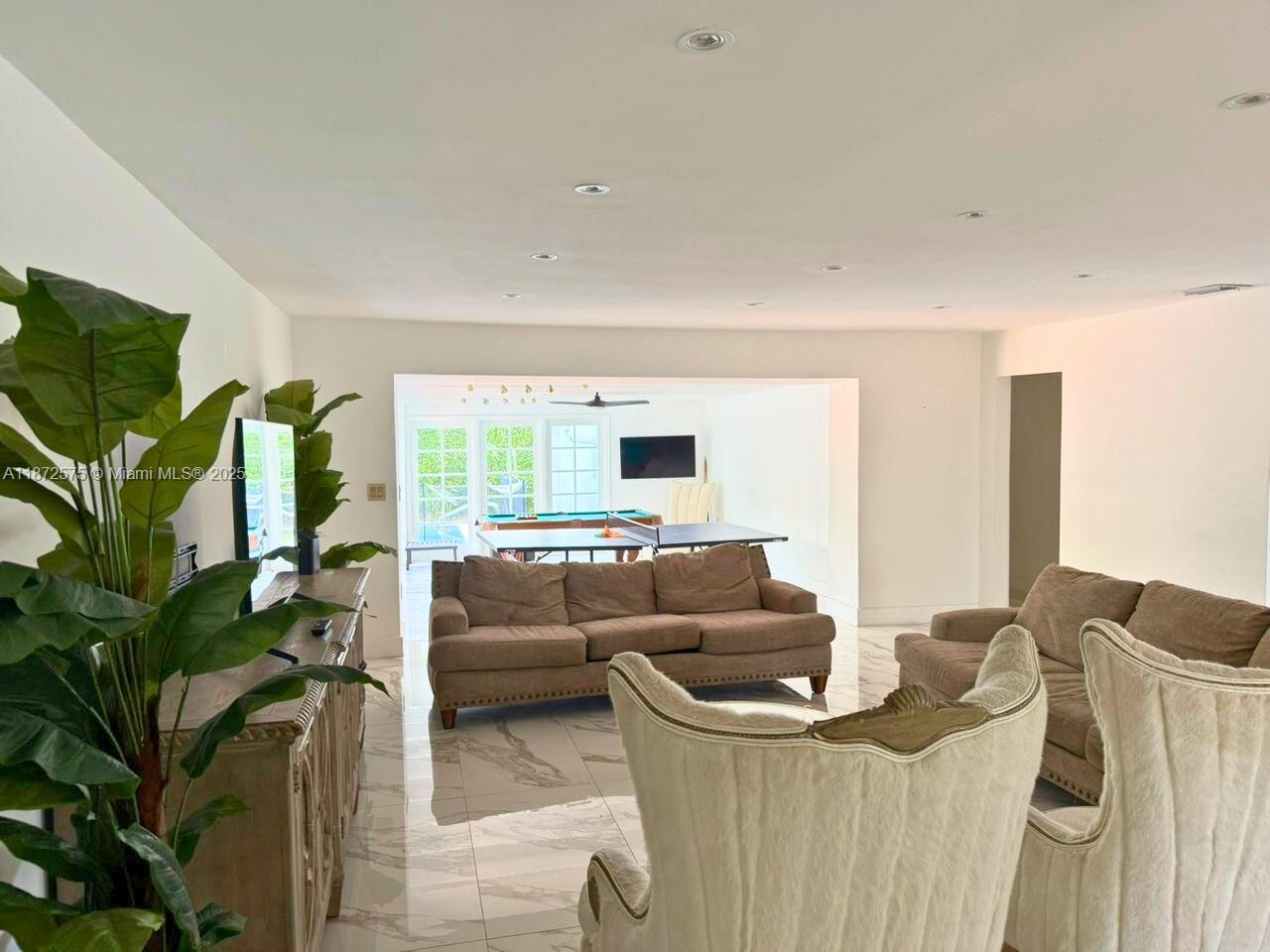 CENTRAL GOLF SEC OF HOLLY - Residential Lease