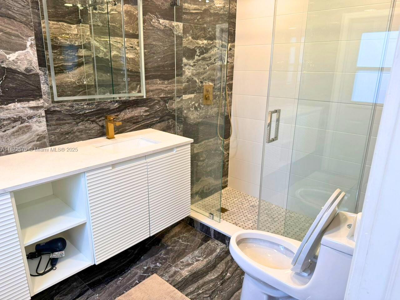 CENTRAL GOLF SEC OF HOLLY - Residential Lease