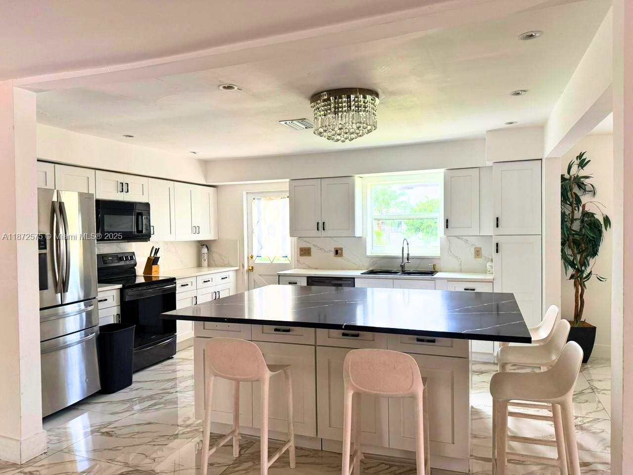 CENTRAL GOLF SEC OF HOLLY - Residential Lease