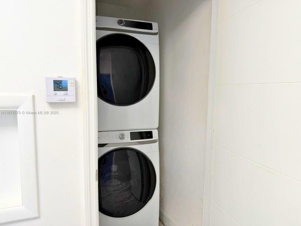 CENTRAL GOLF SEC OF HOLLY - Residential Lease