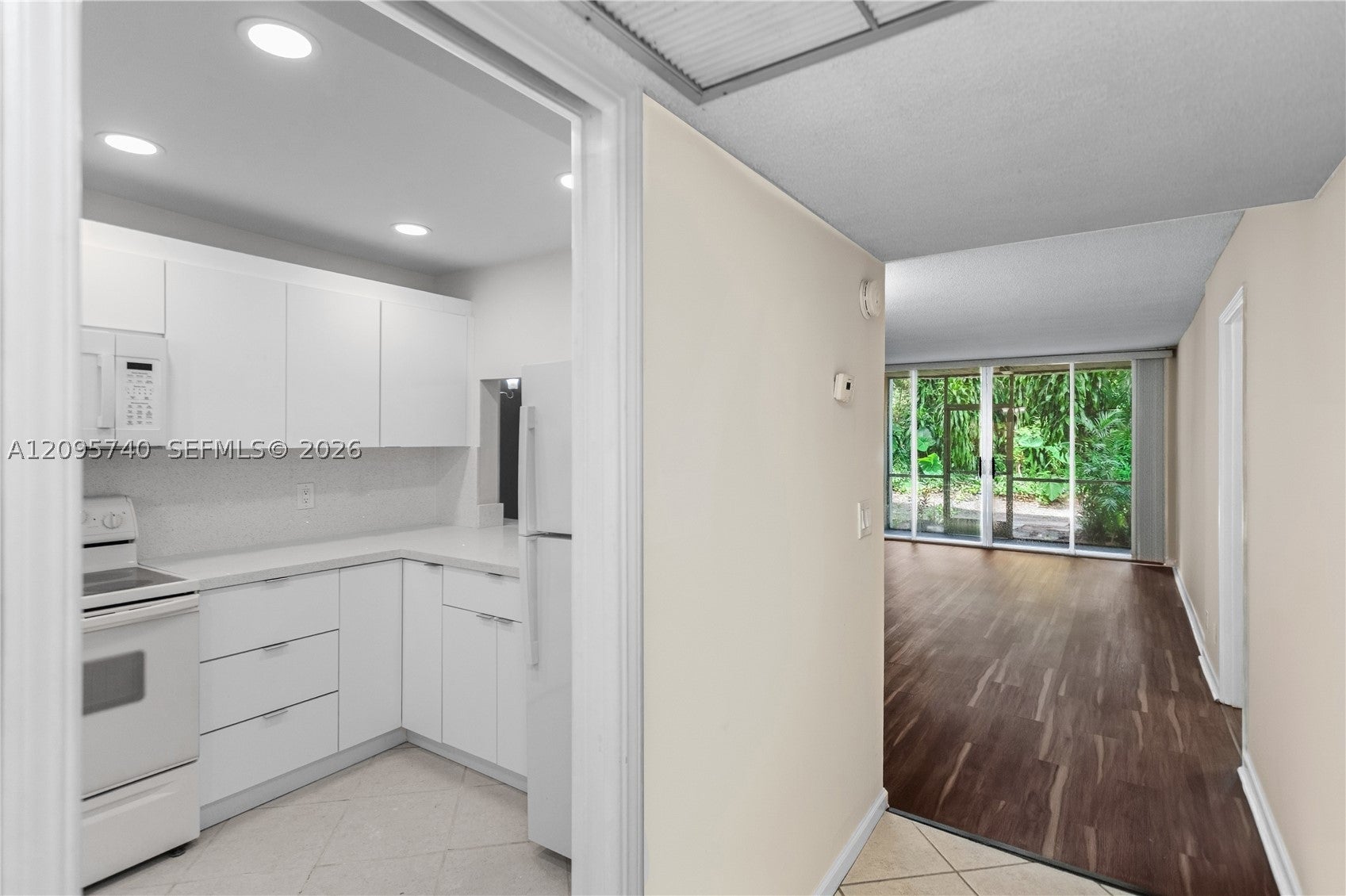 View photos, virtual tours, details... 9400 Live Oak Pl 103