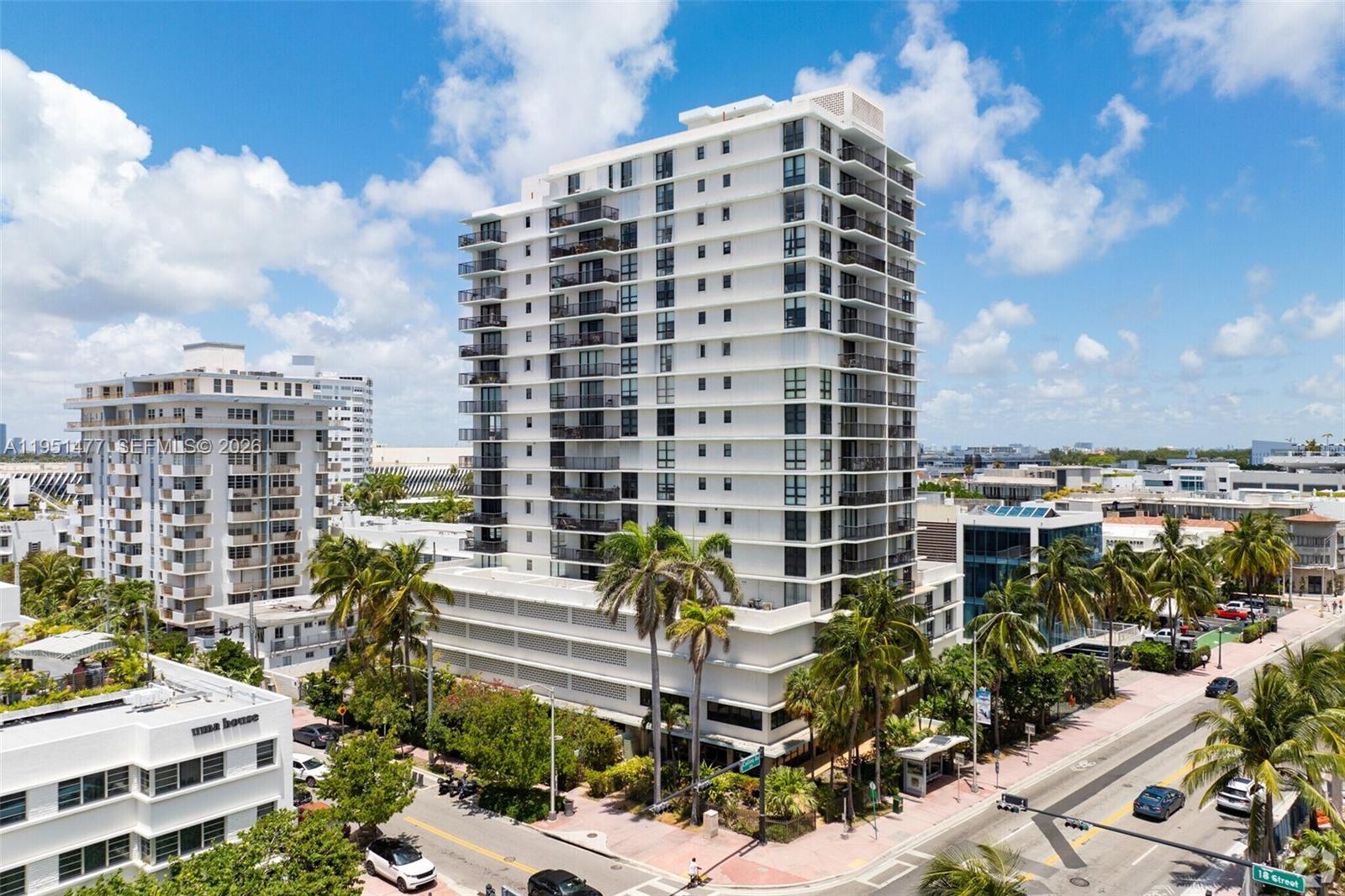 1800 Collins Ave 19G