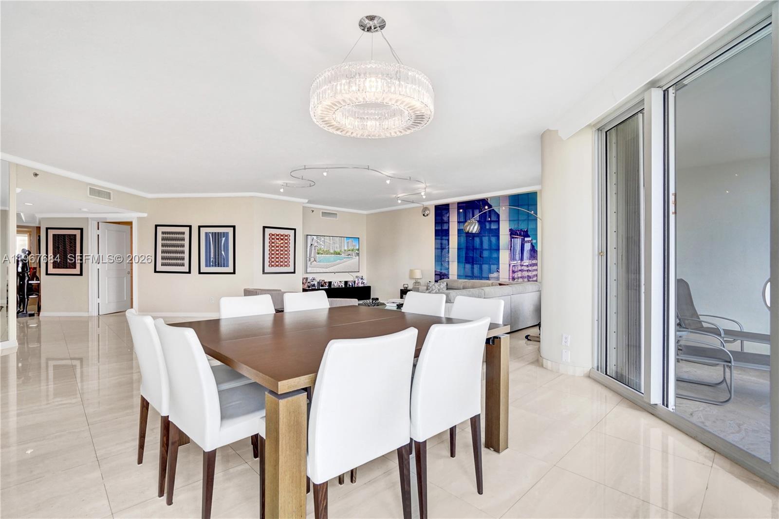 7000 Williams Island. - Residential