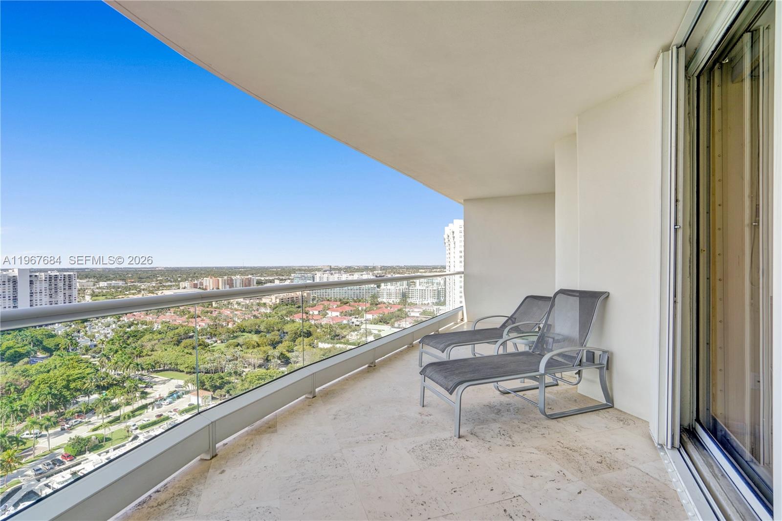 7000 Williams Island. - Residential