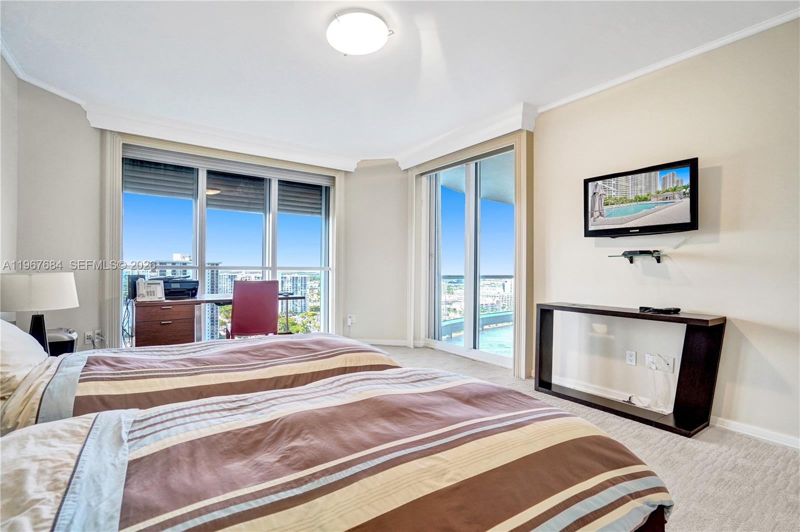 7000 Williams Island. - Residential