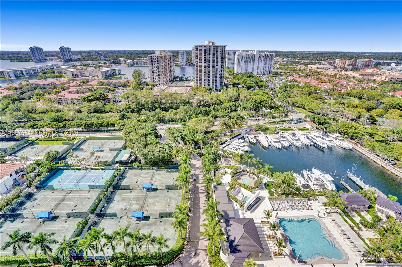 7000 Williams Island. - Residential