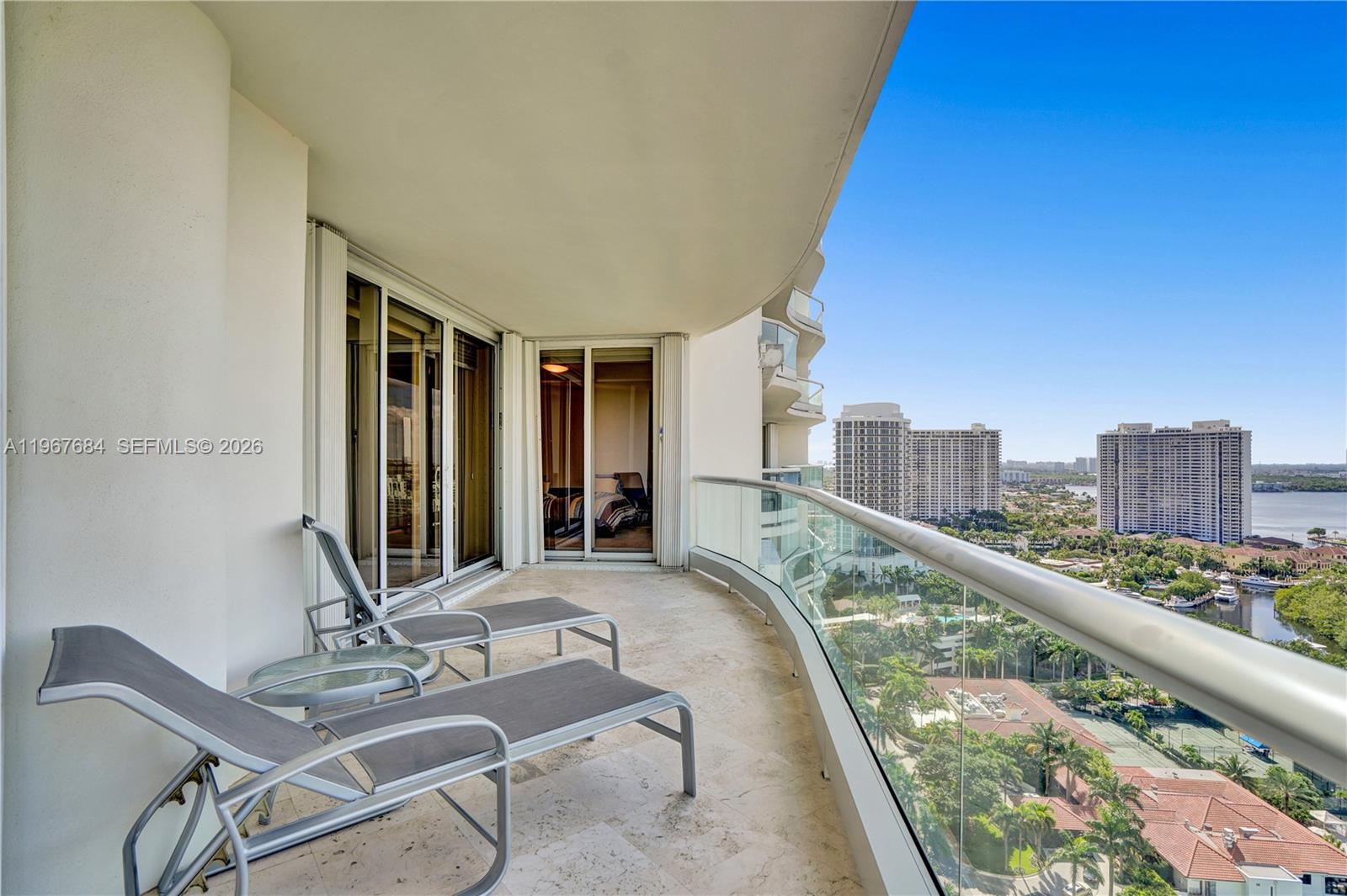 7000 Williams Island. - Residential