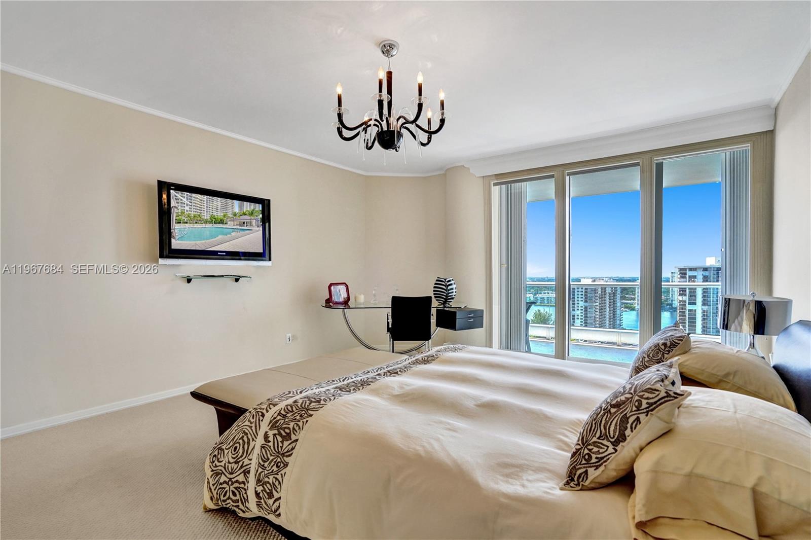 7000 Williams Island. - Residential