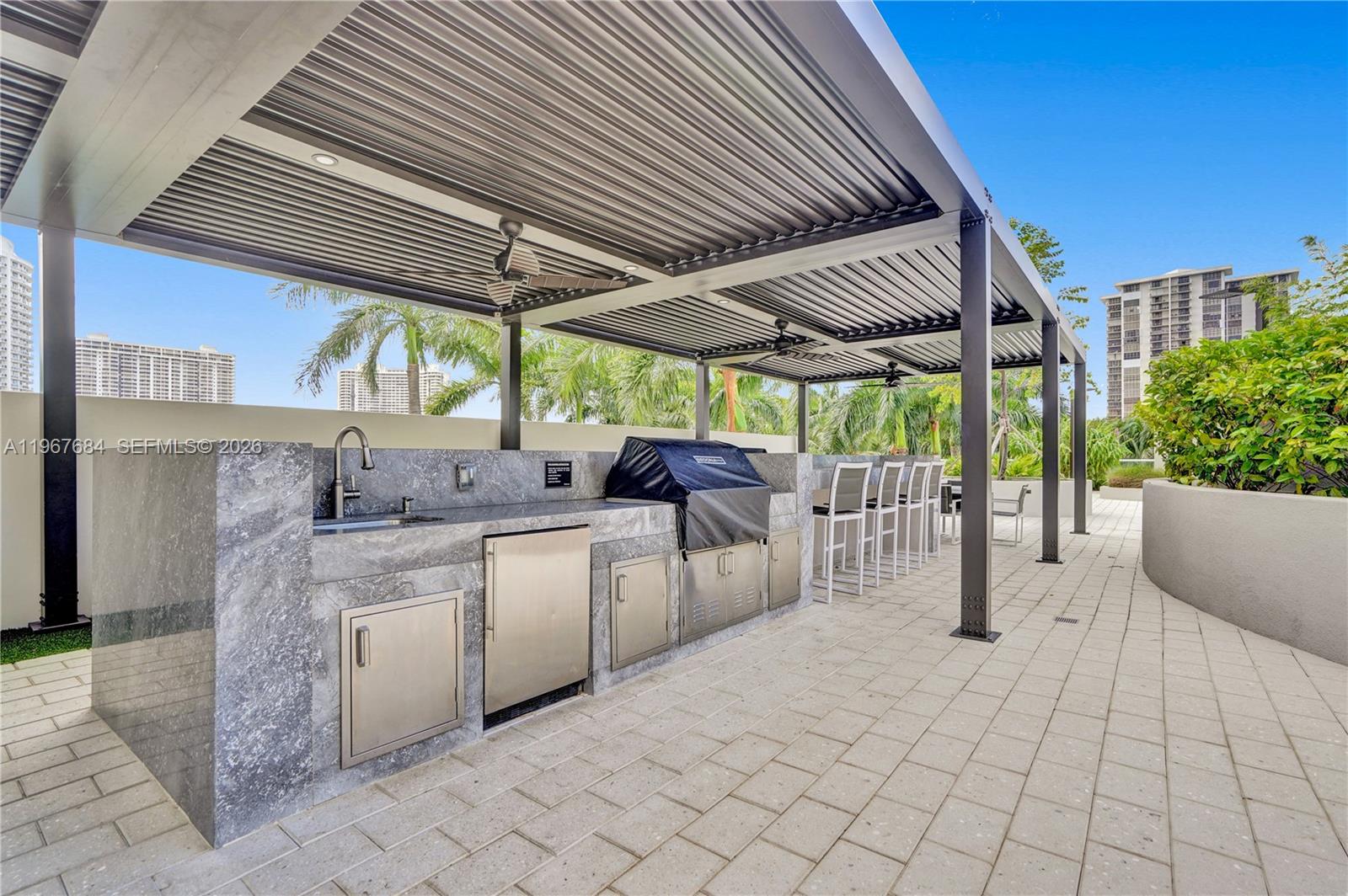 7000 Williams Island. - Residential