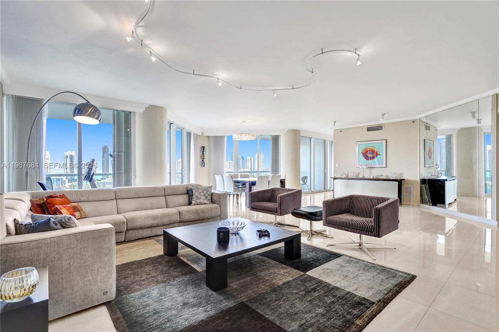 7000 Williams Island. - Residential