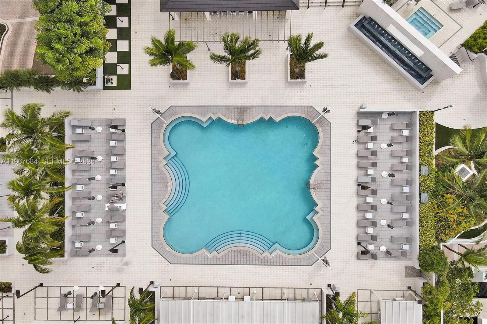 7000 Williams Island. - Residential