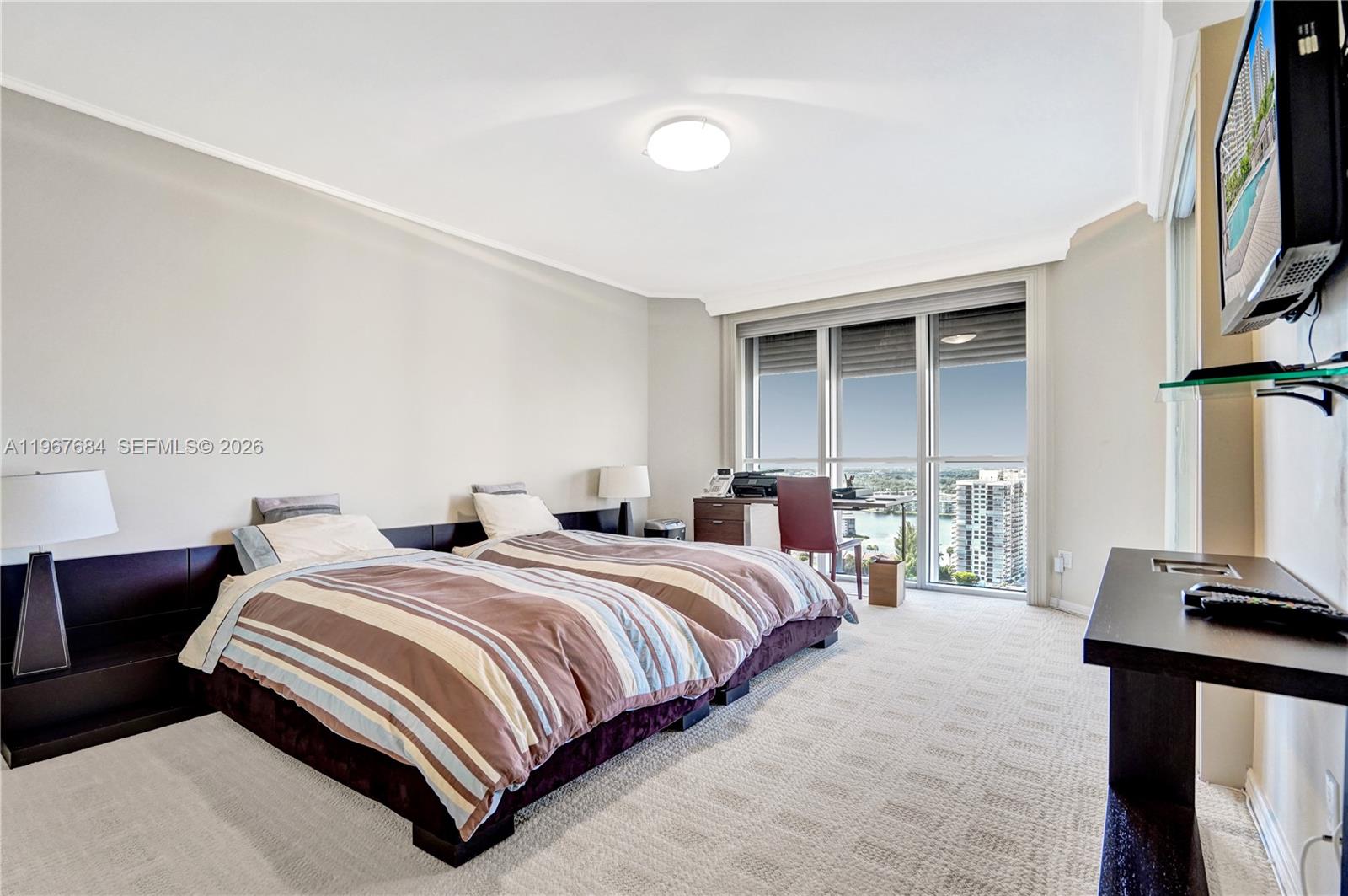 7000 Williams Island. - Residential