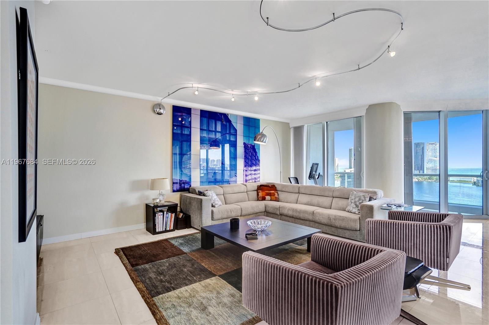 7000 Williams Island. - Residential