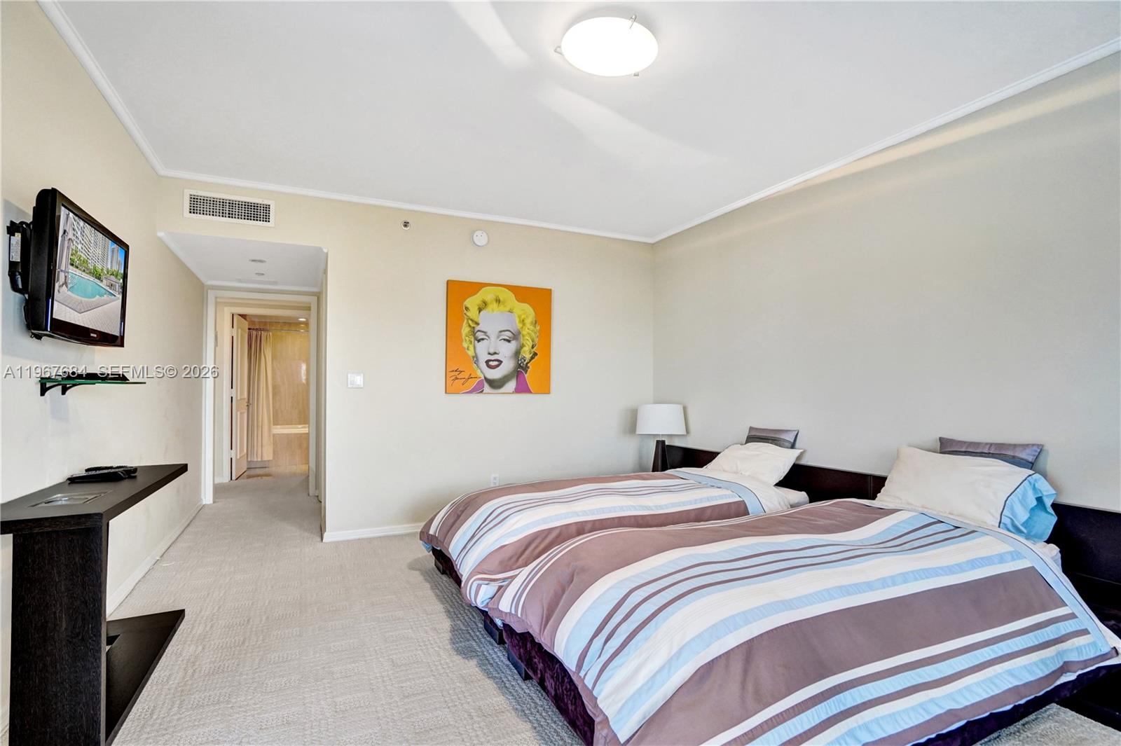 7000 Williams Island. - Residential