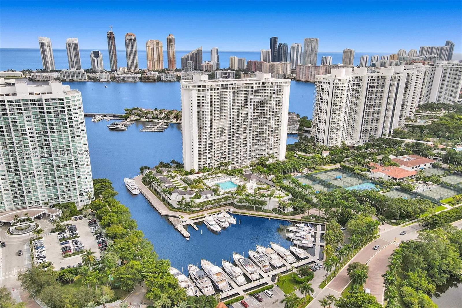 7000 Williams Island. - Residential