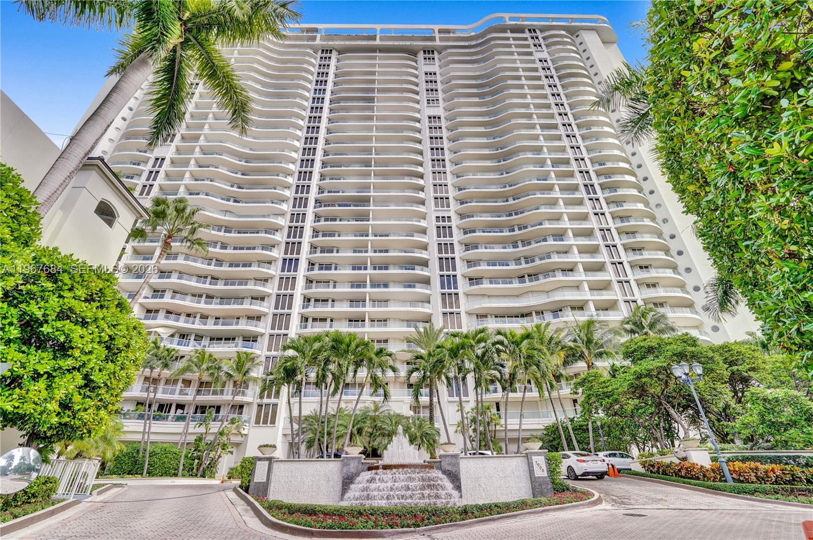 7000 Williams Island. - Residential