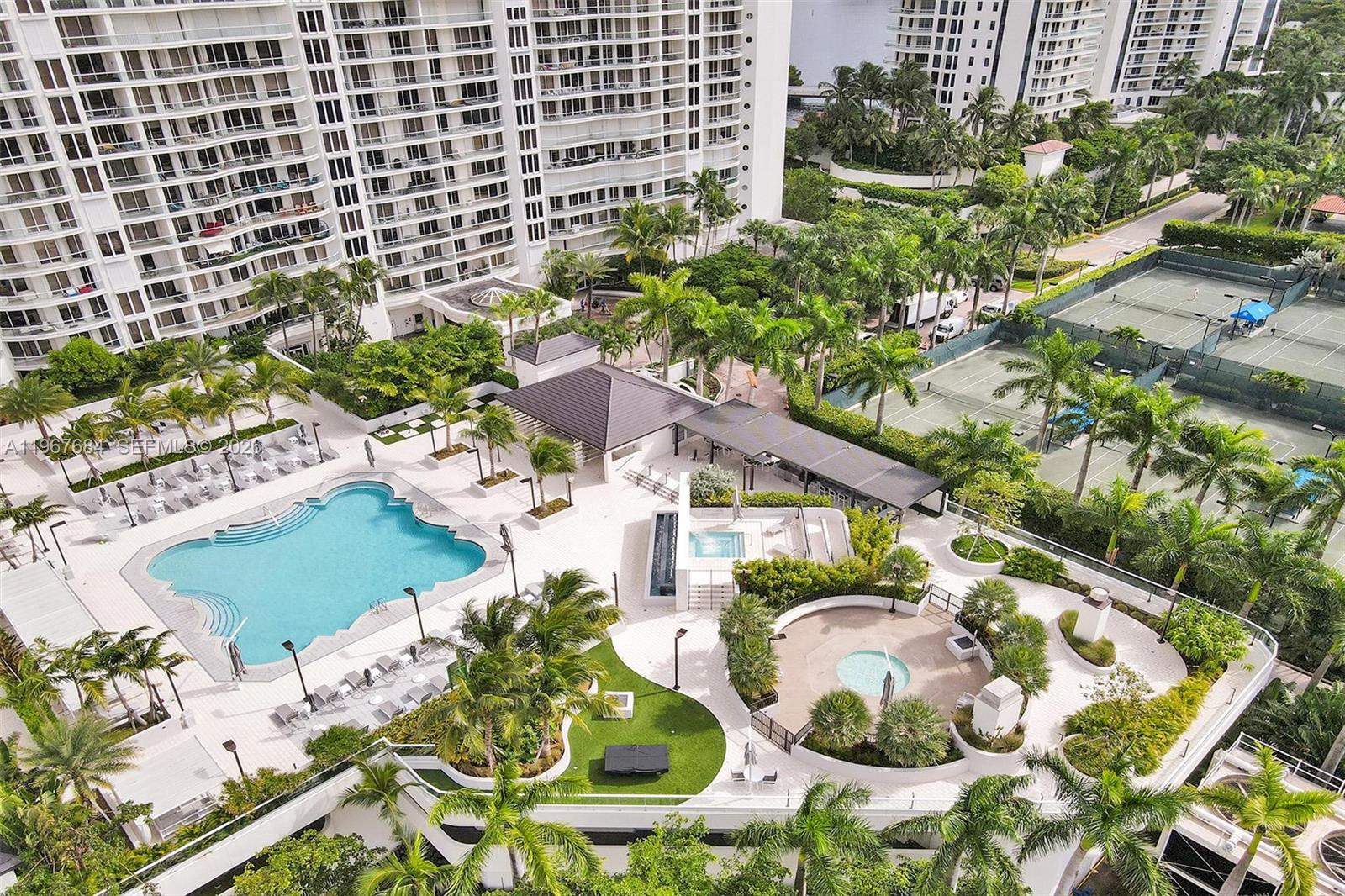 7000 Williams Island. - Residential