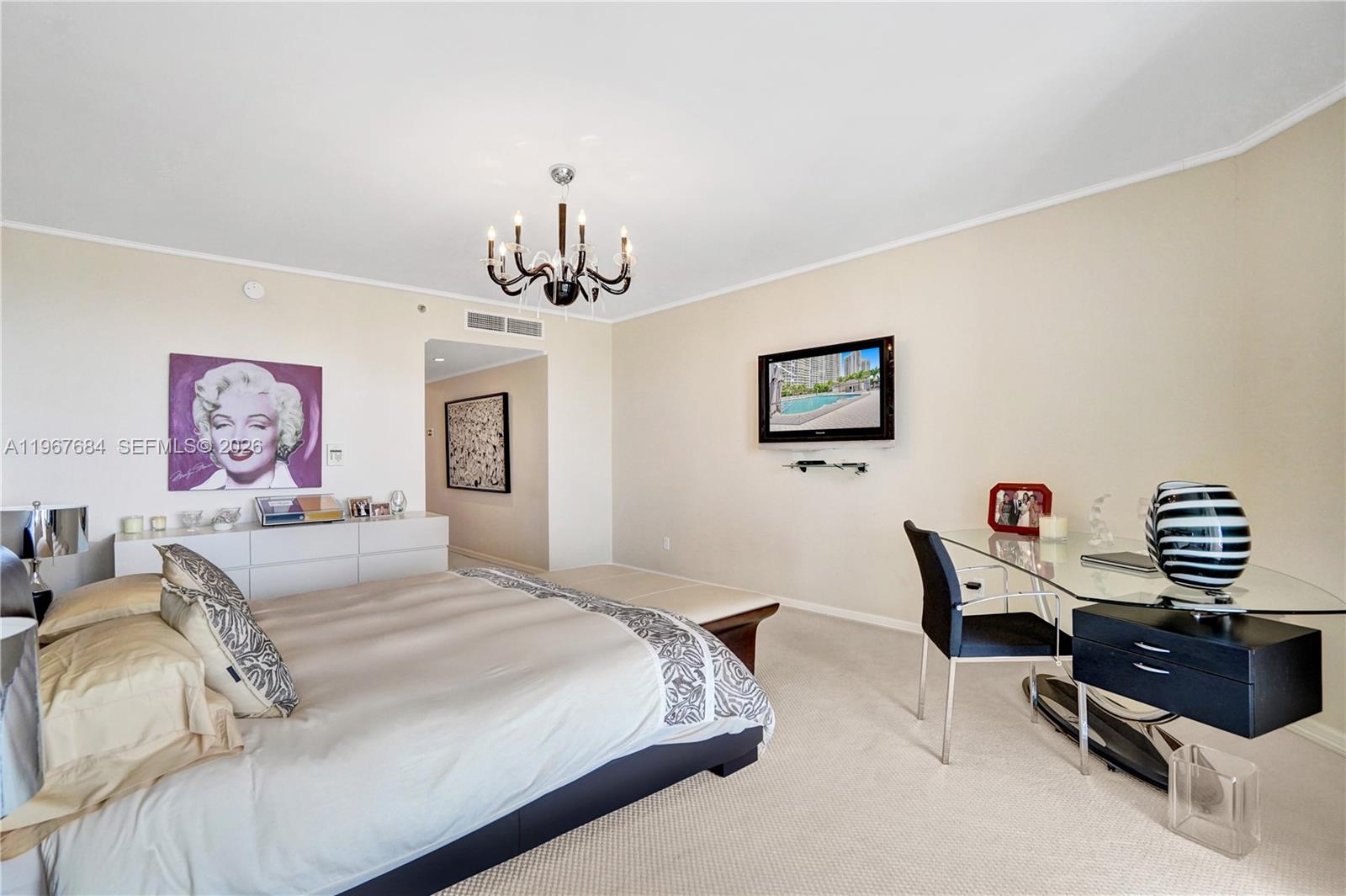 7000 Williams Island. - Residential