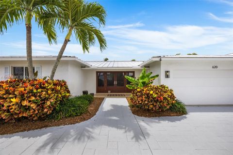 Tiny photo for 620 SE 11th St, Pompano Beach, FL 33060 (MLS # A12026623)