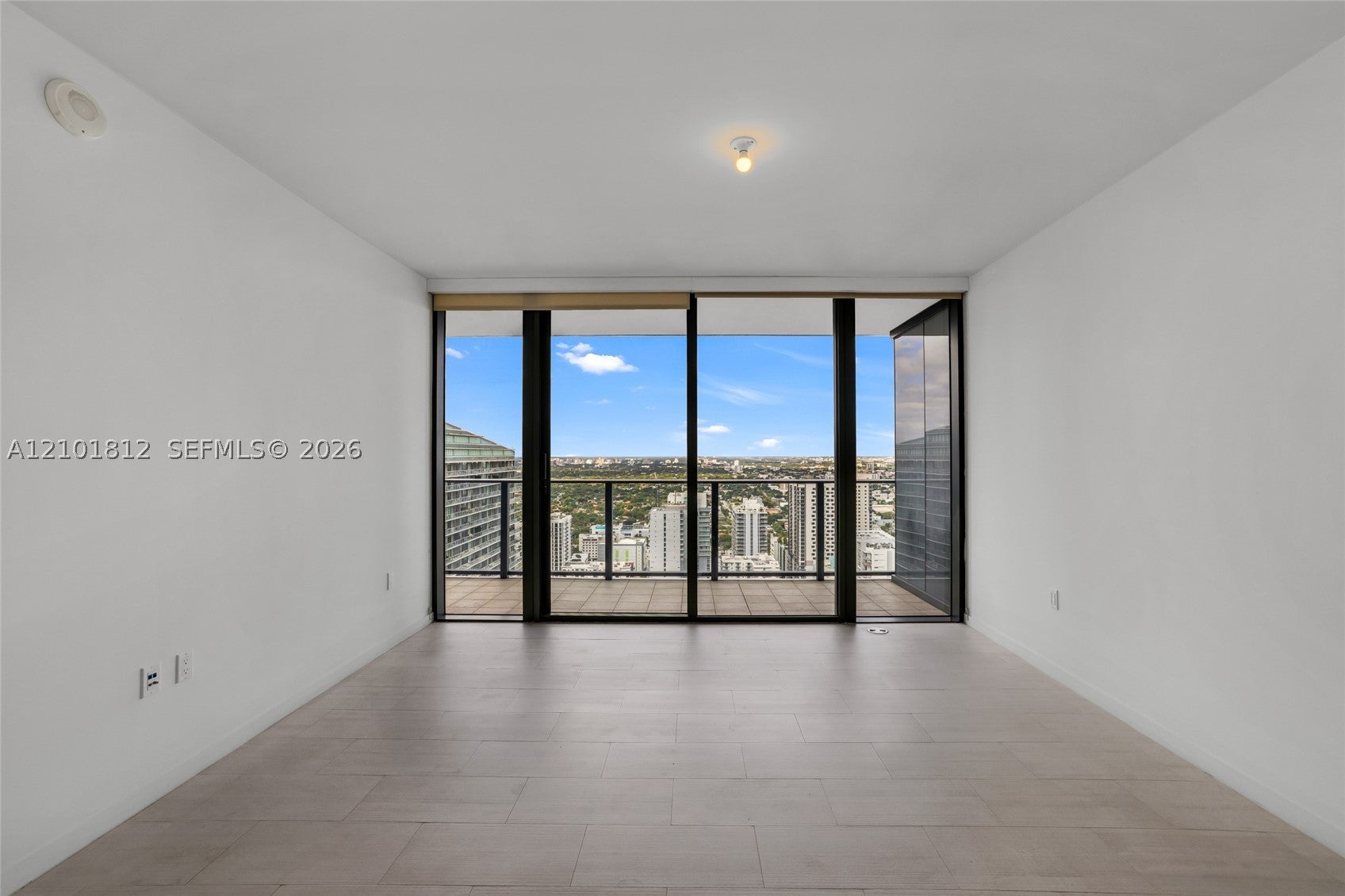 1000 Brickell Plz 3904