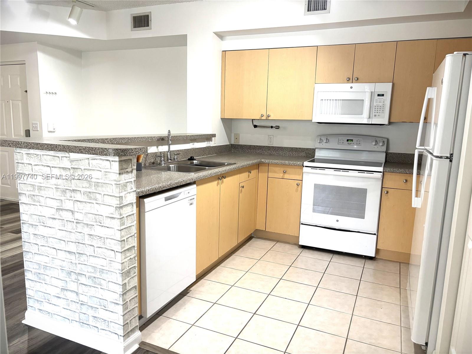 EL-AD NOB HILL CONDO - Residential