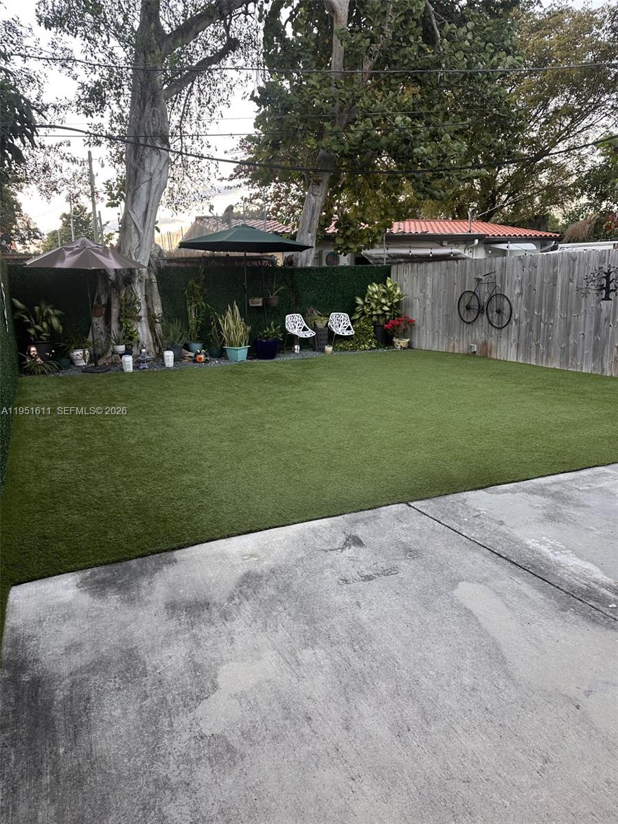 TAMIAMI TRAIL PARK - Residential Income