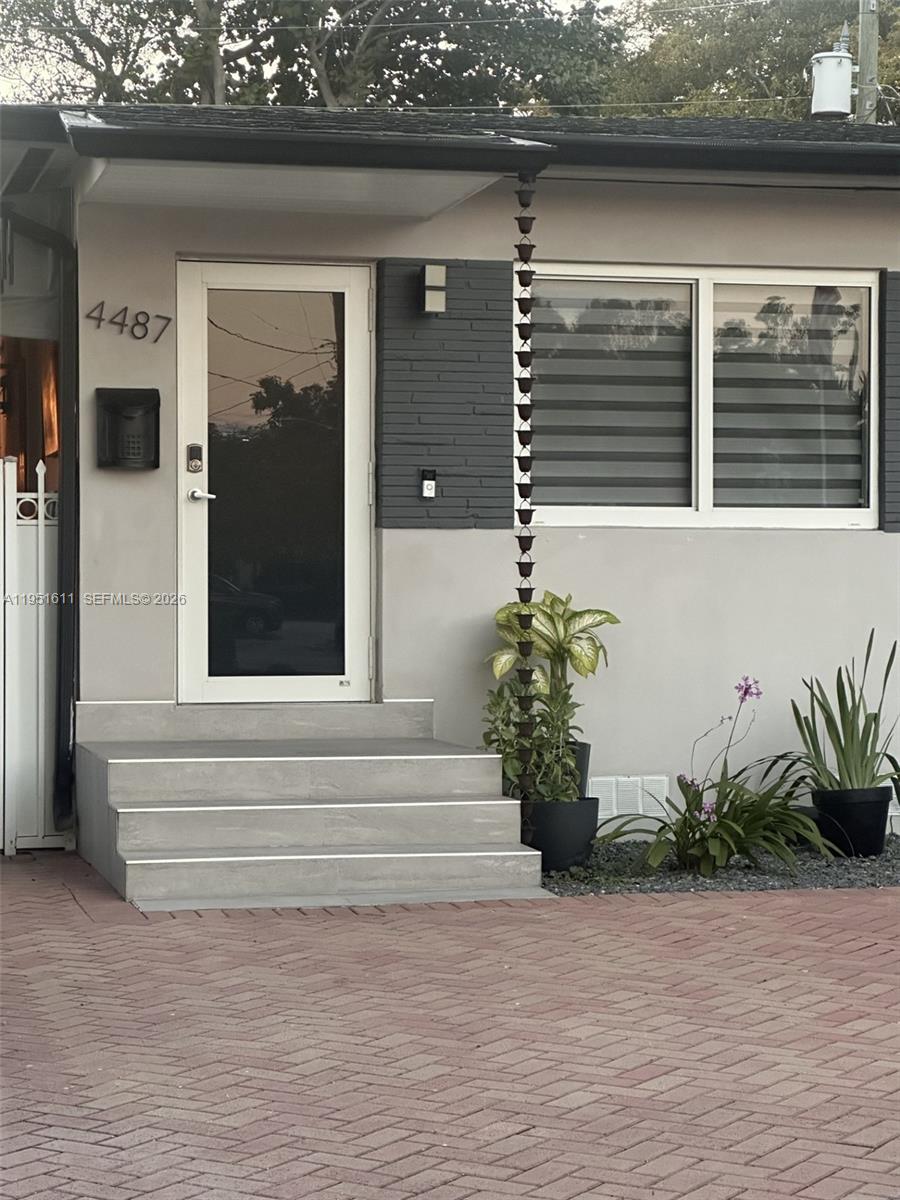 TAMIAMI TRAIL PARK - Residential Income