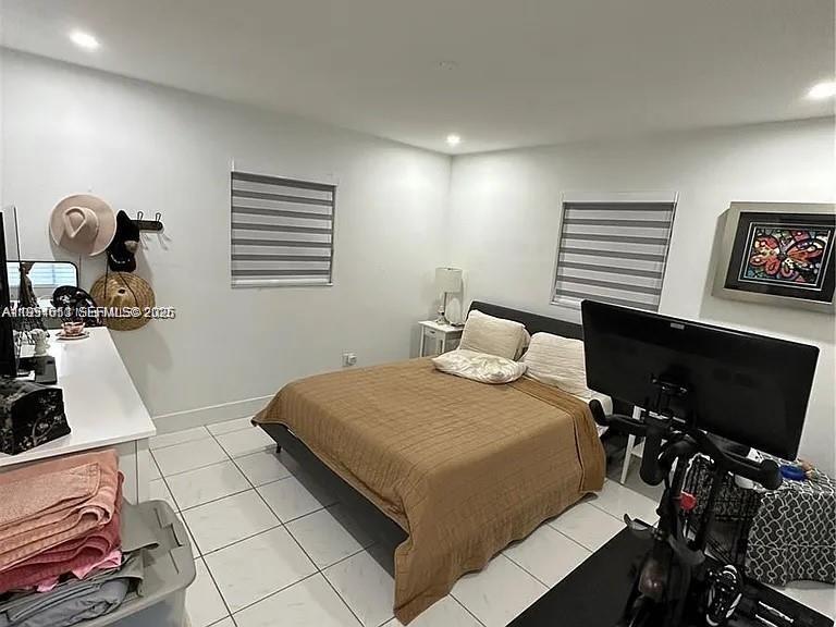 TAMIAMI TRAIL PARK - Residential Income