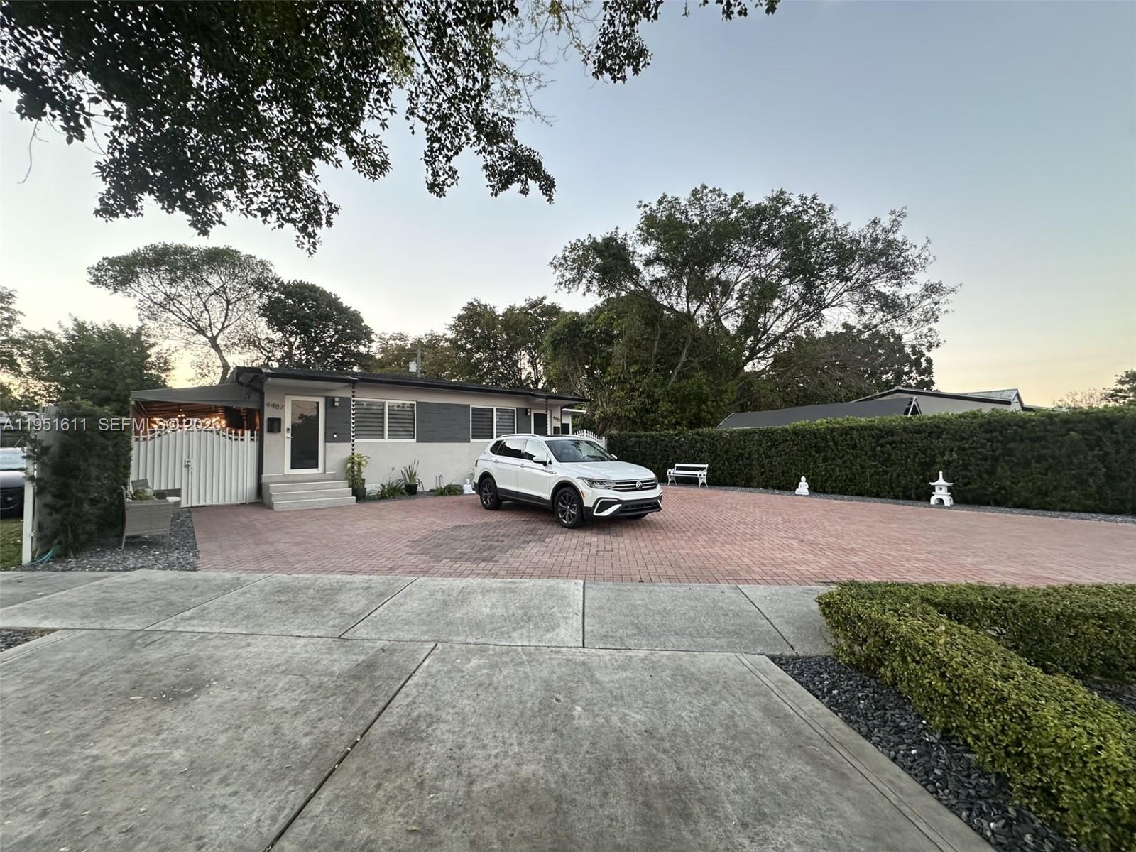 TAMIAMI TRAIL PARK - Residential Income