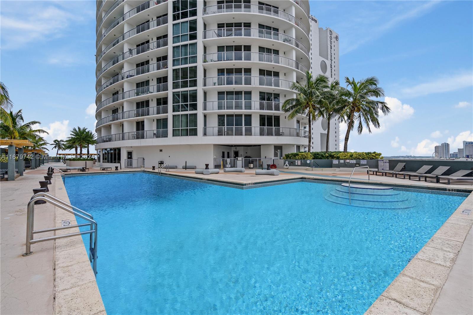 OPERA TOWER CONDO - Residential