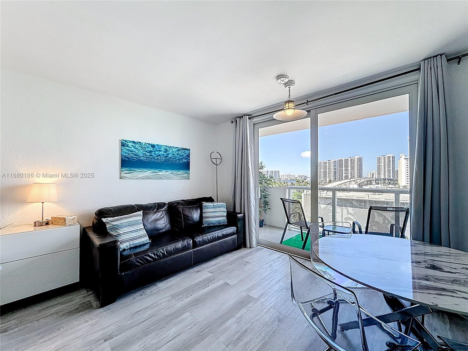 THE AVENTURA BEACH CLUB C - Residential