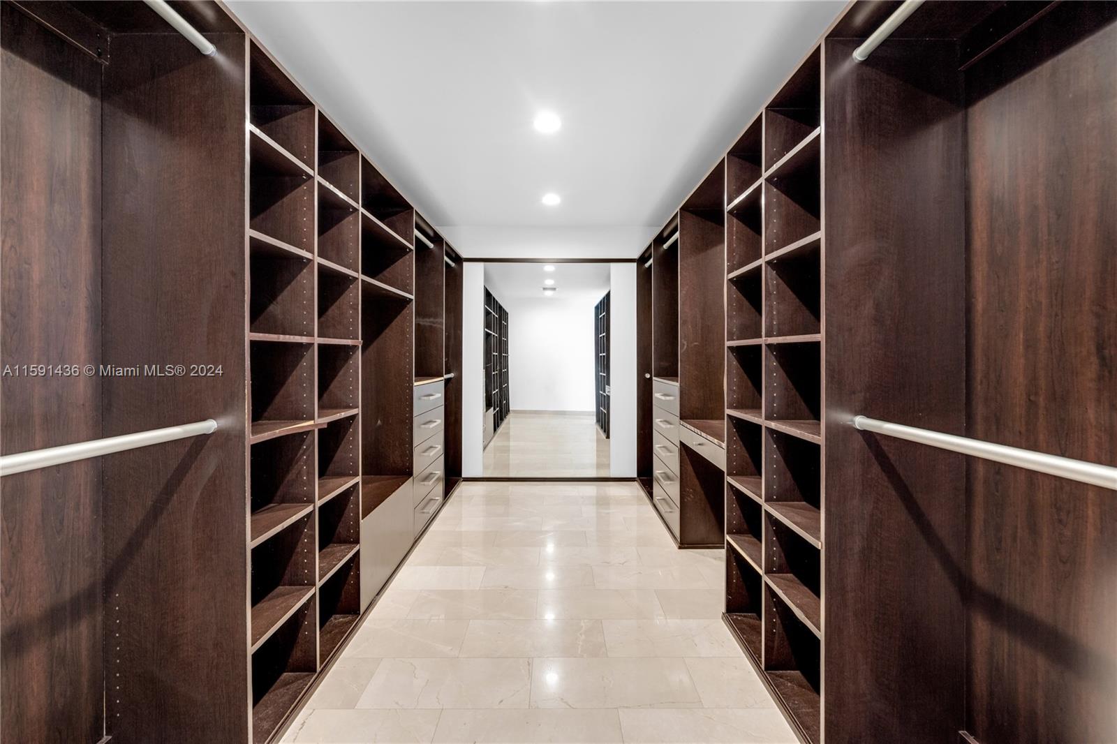 HIGHLAND WOODS SEC 4 - Residential