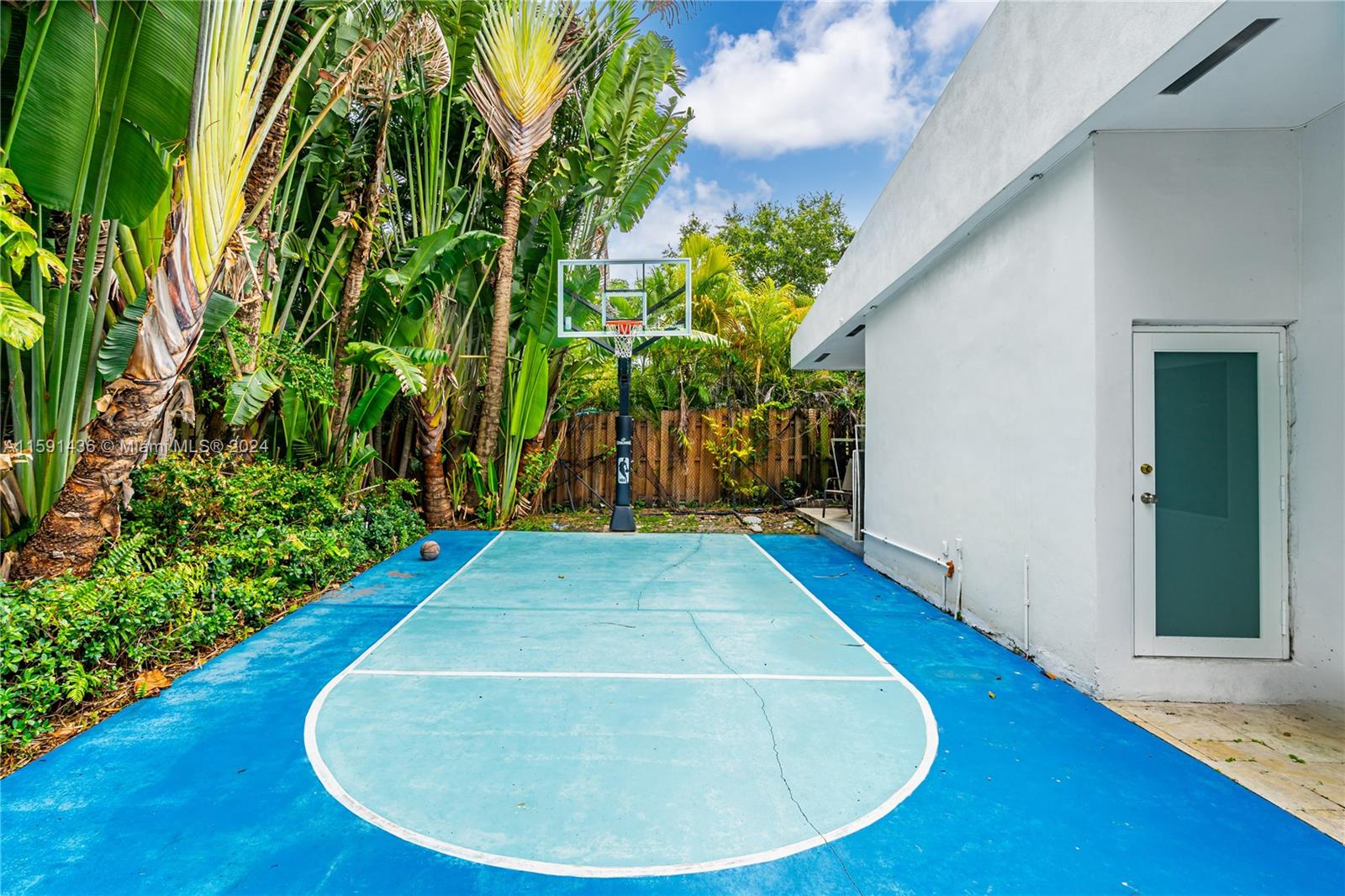 HIGHLAND WOODS SEC 4 - Residential