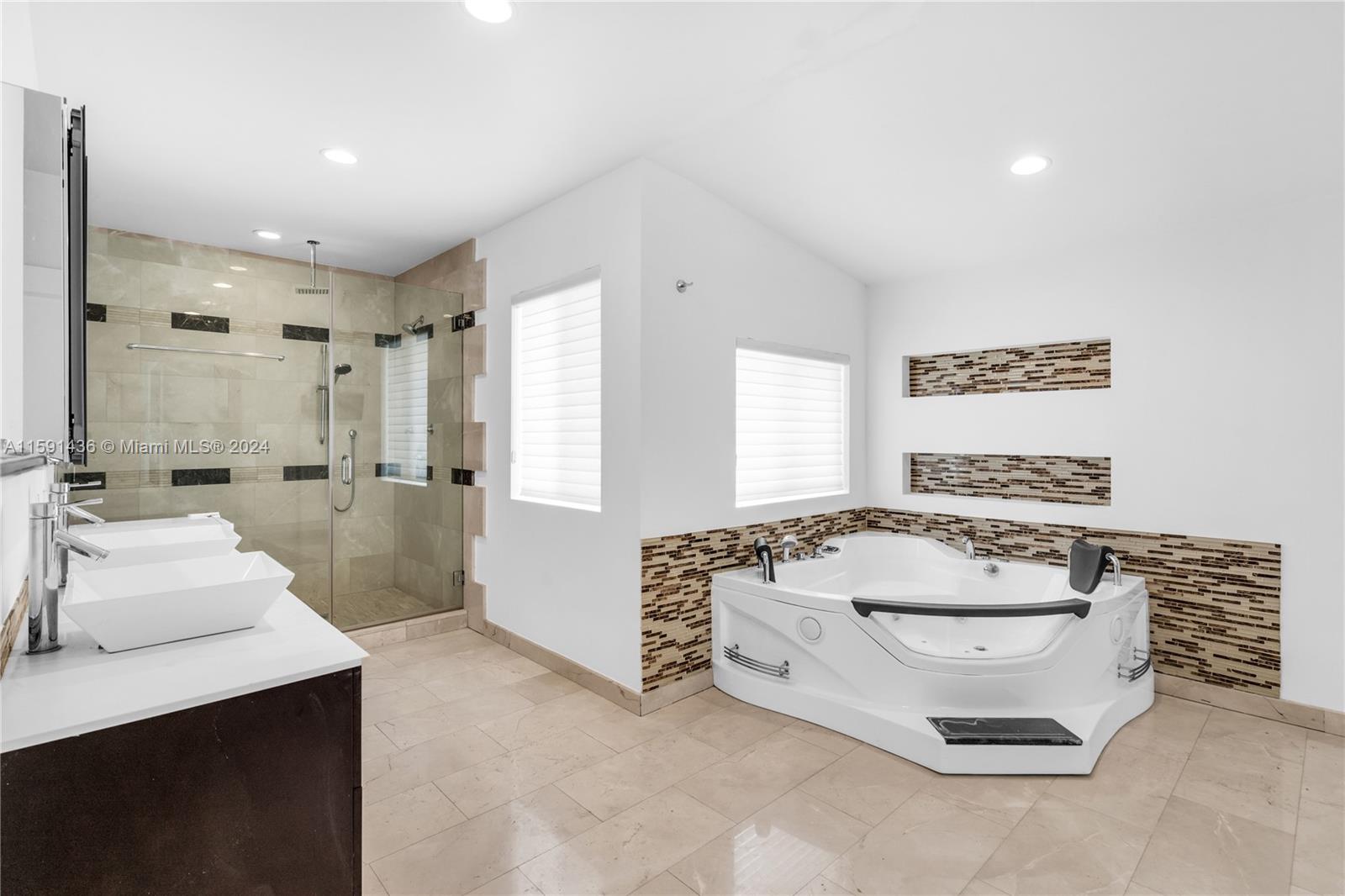 HIGHLAND WOODS SEC 4 - Residential