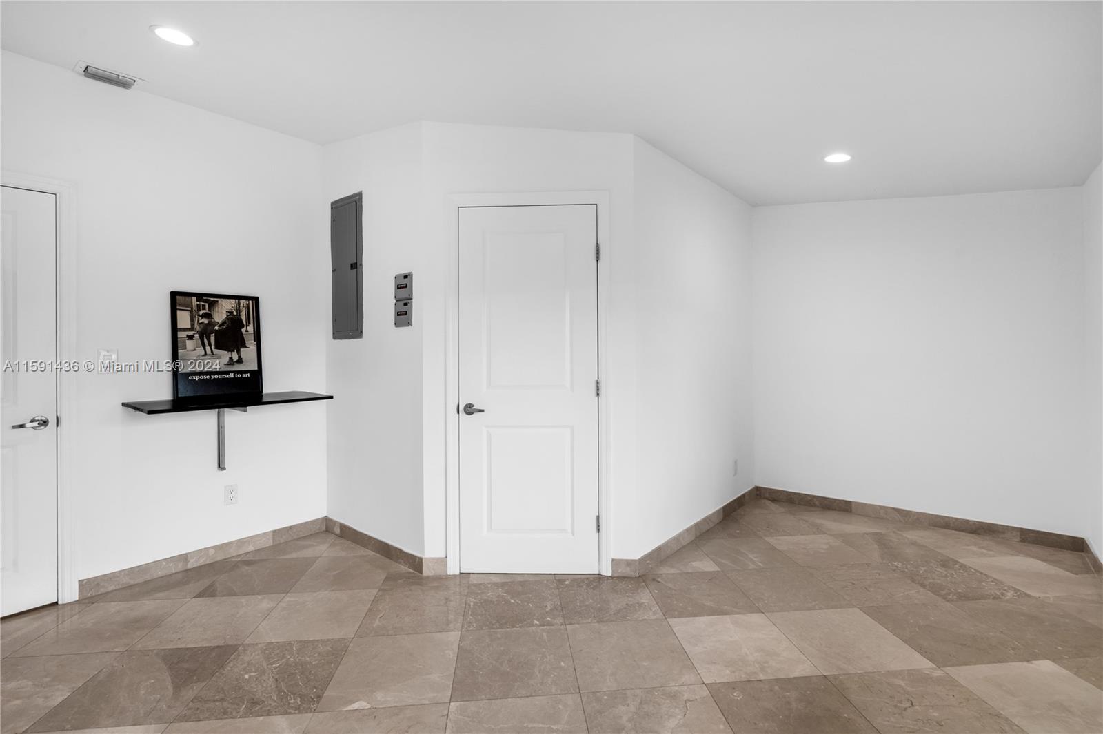 HIGHLAND WOODS SEC 4 - Residential