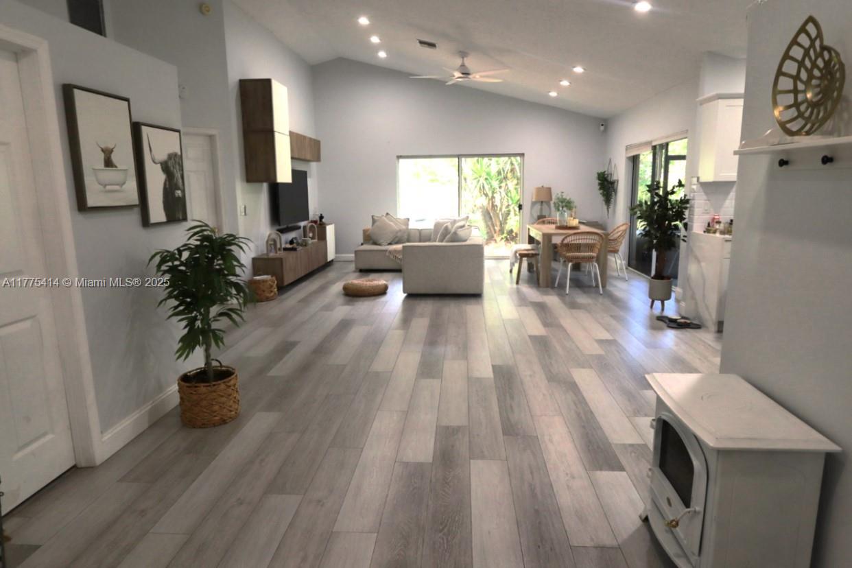MNR FOREST 2 - Residential Lease