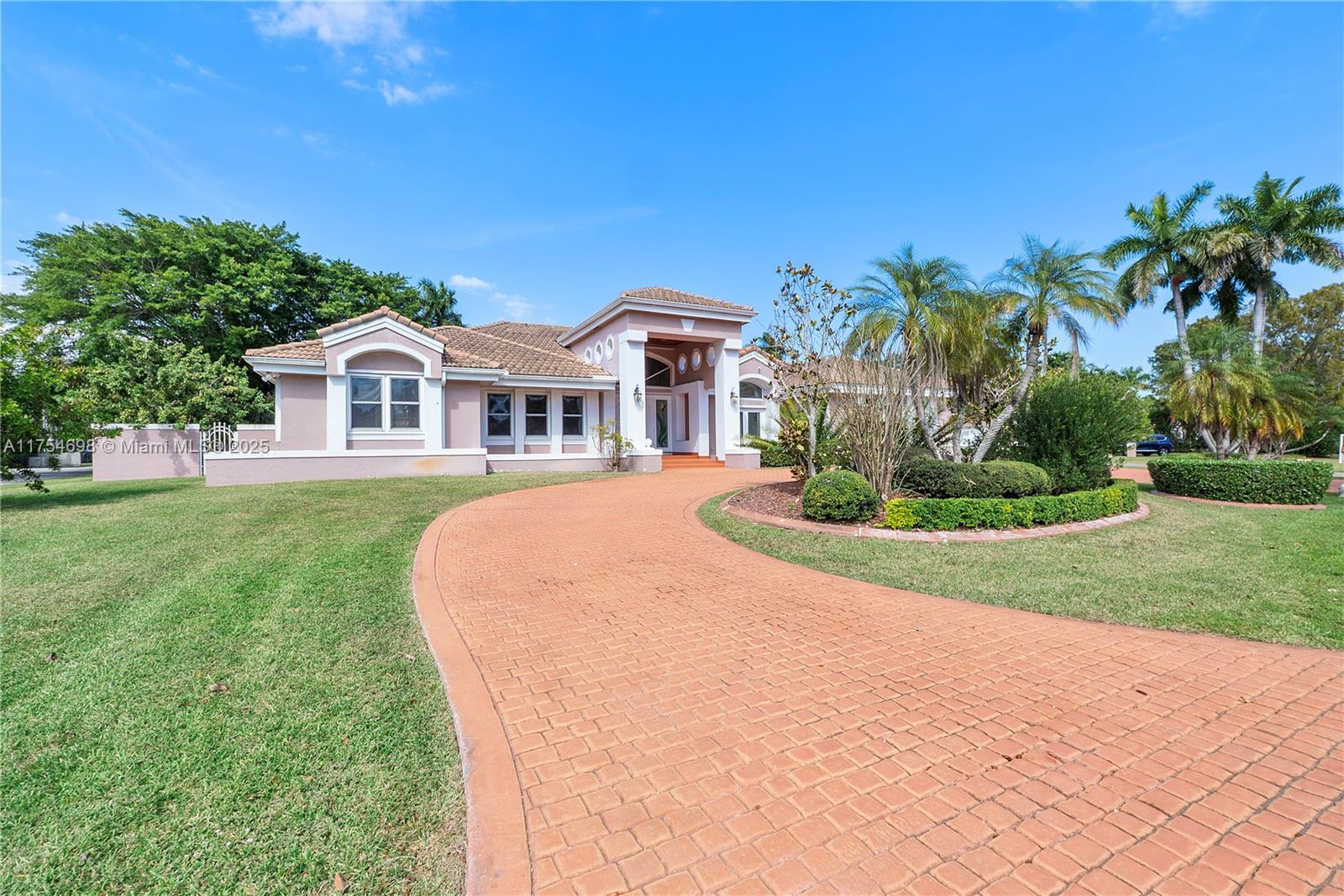 Property for Sale at 7469 Sw 168th Ter, Palmetto Bay, Miami-Dade County, Florida - Bedrooms: 5 
Bathrooms: 4  - $1,699,000