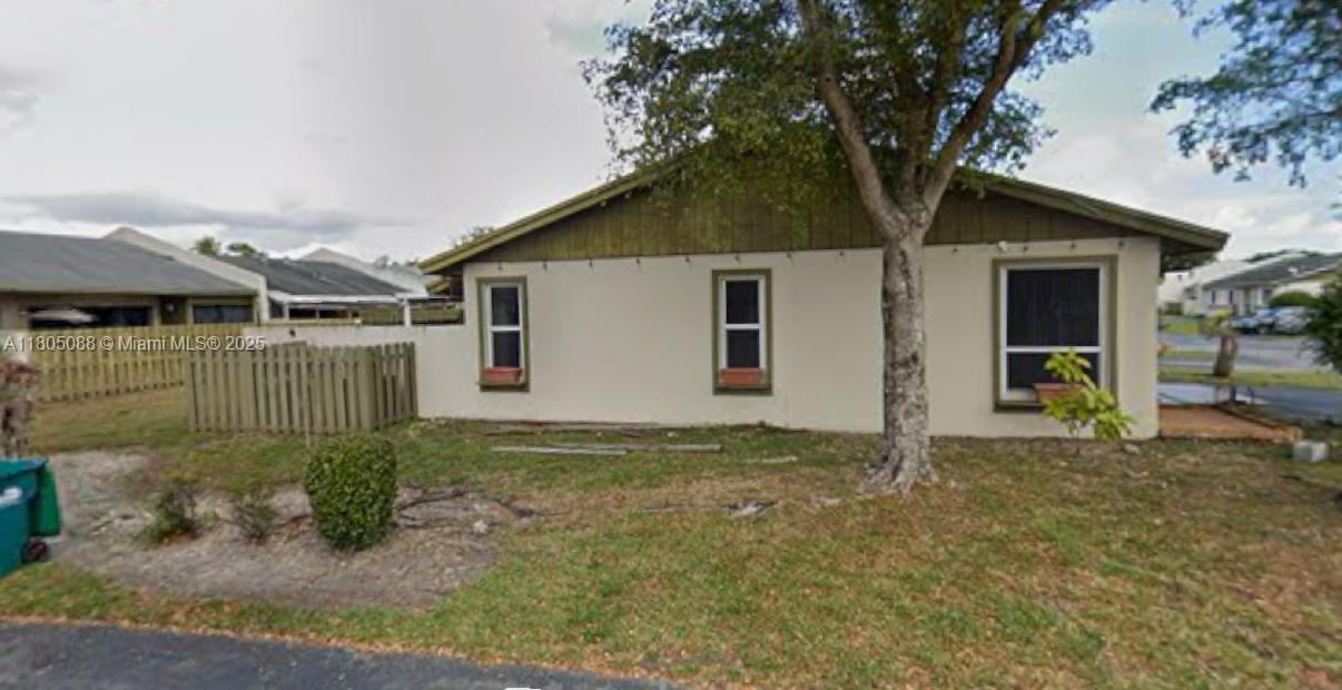 12261 Sw 118th Ter, Miami, Broward County, Florida - 3 Bedrooms  
2 Bathrooms - 