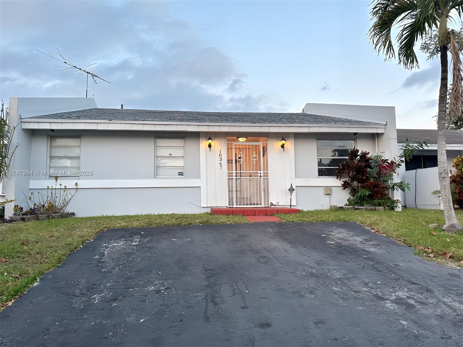 Property for Sale at 10367 Sw 207th Ln, Cutler Bay, Miami-Dade County, Florida - Bedrooms: 3 
Bathrooms: 2  - $425,000