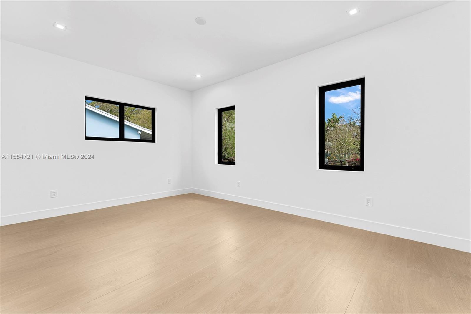 PINE TREE ESTATES 1ST ADD - Residential